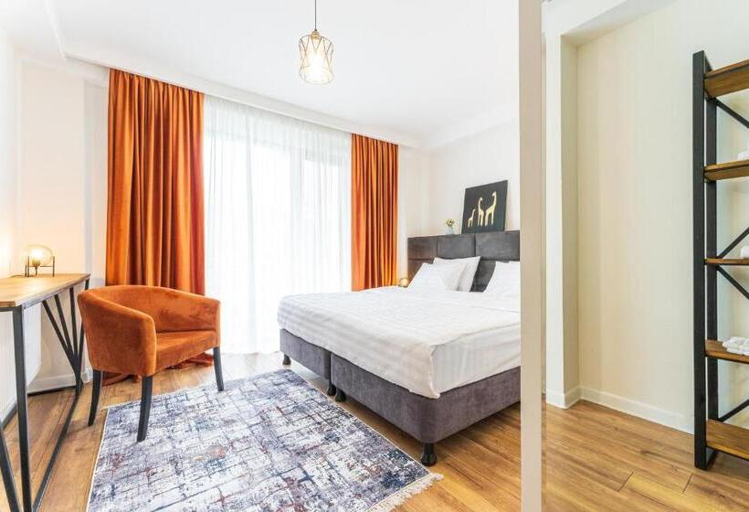 اتاق استاندارد با بالکن, Chatini Mestia