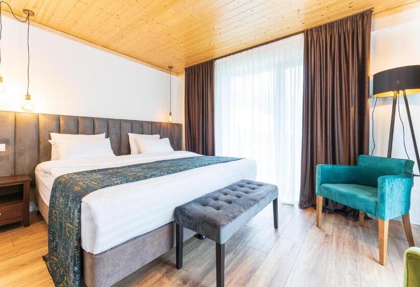 اتاق استاندارد با چشم‌انداز, Chatini Mestia