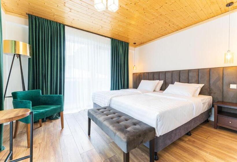 اتاق استاندارد با چشم‌انداز, Chatini Mestia