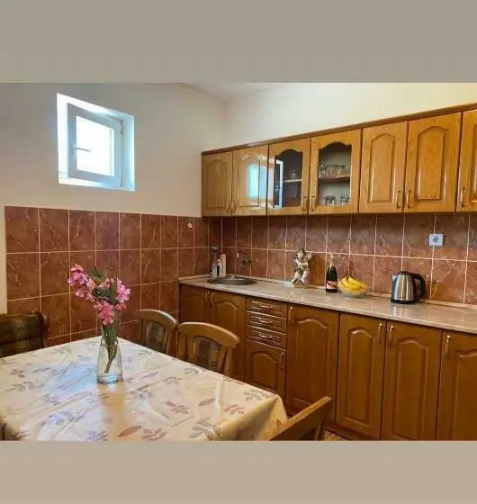 اتاق استاندارد سه نفره, Apartmani Pejovic Sutomore