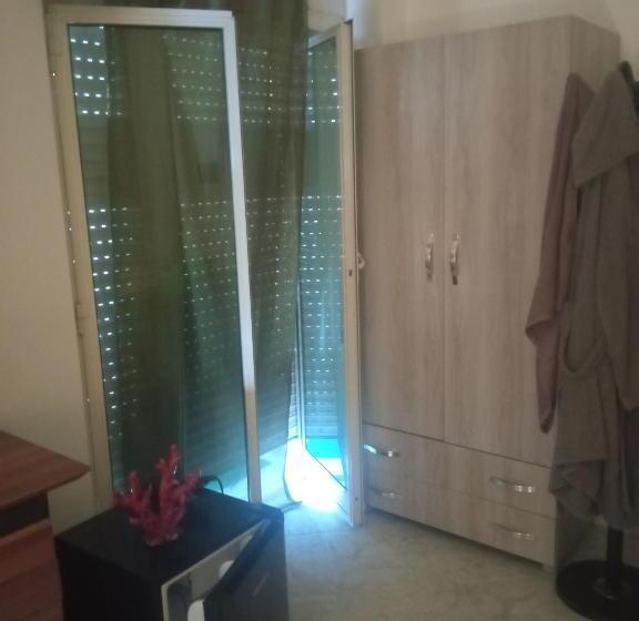 スタンダード４人部屋, B&b Cleopatra