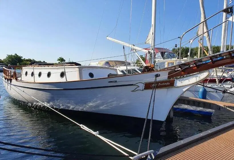 Standard-huone Järvinäkymä, Zeilklipper Fort Zeelandia