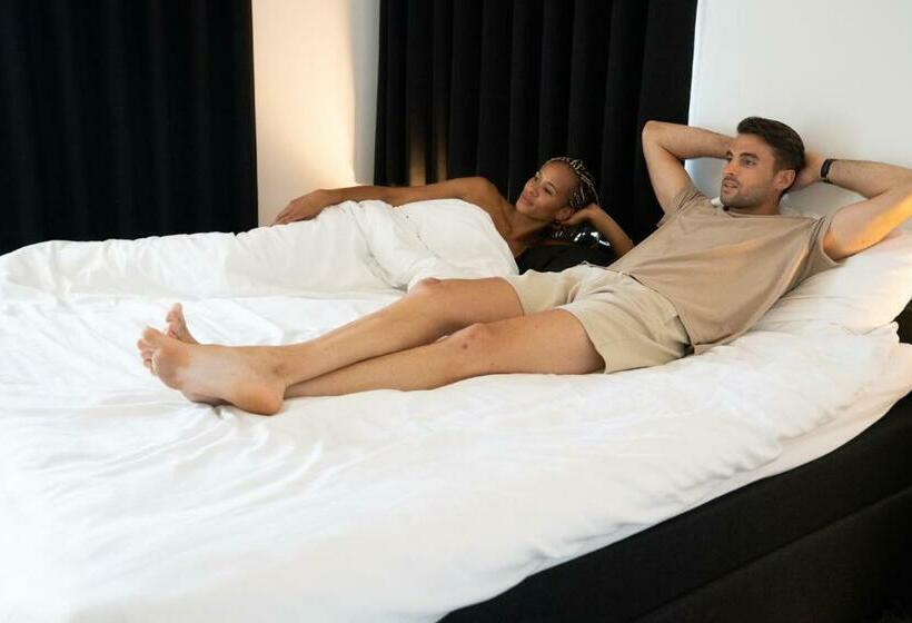 חדר דחוקס עם מיטת קינג, Bed & Breakfast Maison Noire Westende Bad Incl Parking & Ontbijt