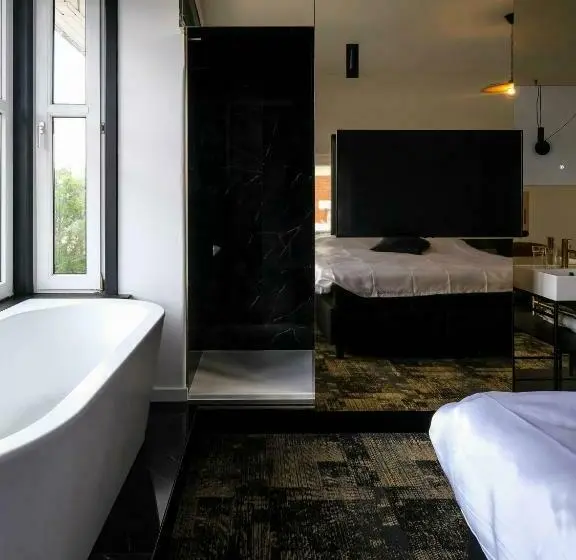 اتاق لوکس با تخت بزرگ, Bed & Breakfast Maison Noire Westende Bad Incl Parking & Ontbijt