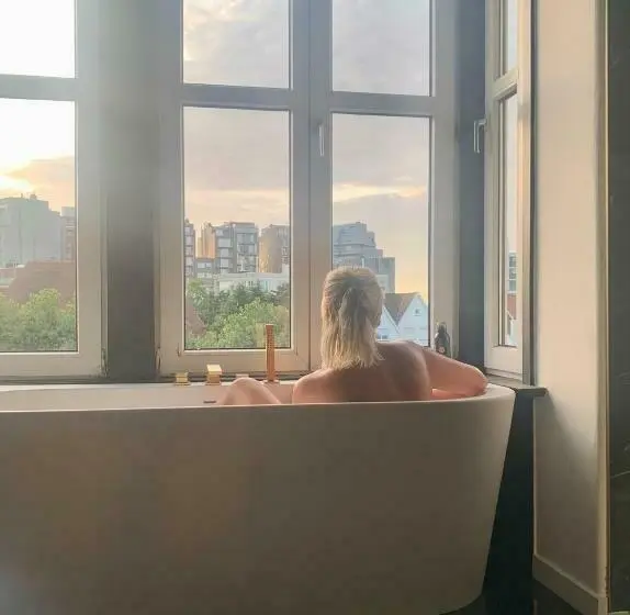 اتاق لوکس با تخت بزرگ, Bed & Breakfast Maison Noire Westende Bad Incl Parking & Ontbijt