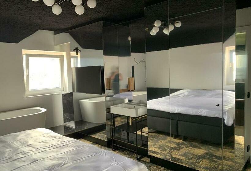 חדר דחוקס עם מיטת קינג, Bed & Breakfast Maison Noire Westende Bad Incl Parking & Ontbijt