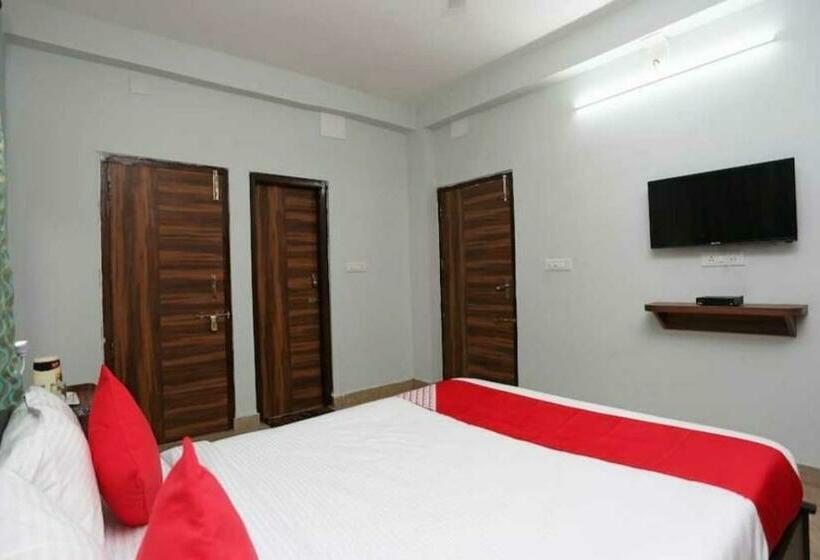 חדר קלאסי לשלושה, Capital O Shyam Stays