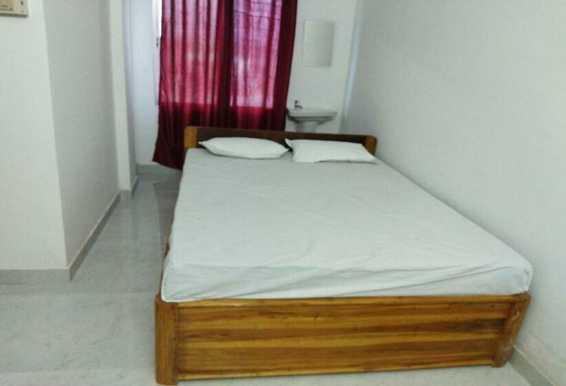 三人经典房间, Oyo 85693 Assam Inn