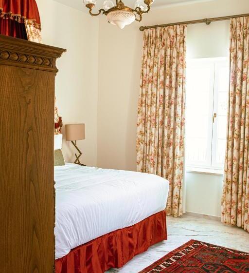 스위트 킹사이즈 침대, Solar Alvura Boutique