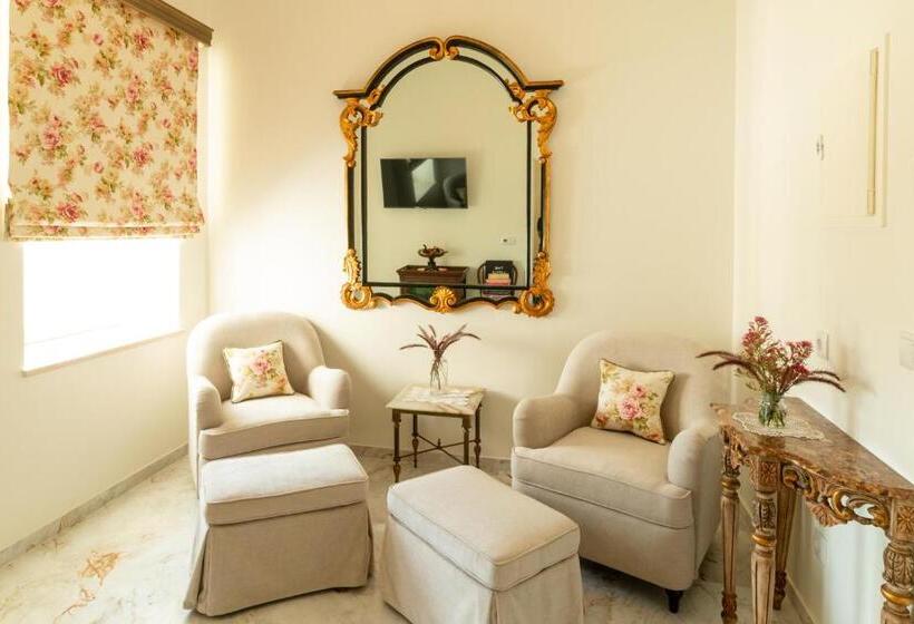 스위트 킹사이즈 침대, Solar Alvura Boutique