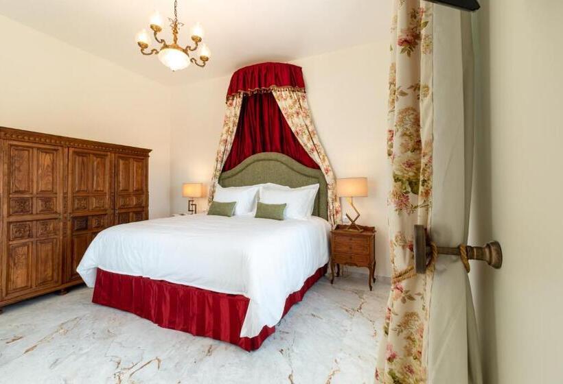 Люкс Кровать Кинг, Solar Alvura Boutique