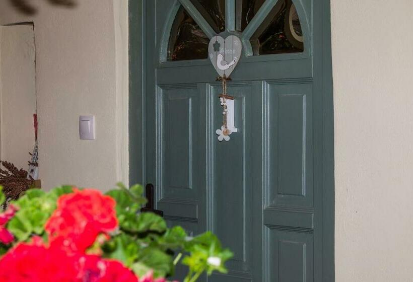 غرفة قياسية سرير كينج, Szívem Csücske Vendégház