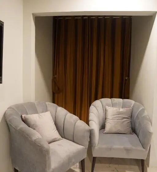 اتاق لوکس, Nuva