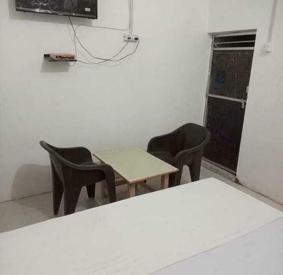 トリプルクラシックルーム, Oyo 90553 Sky View