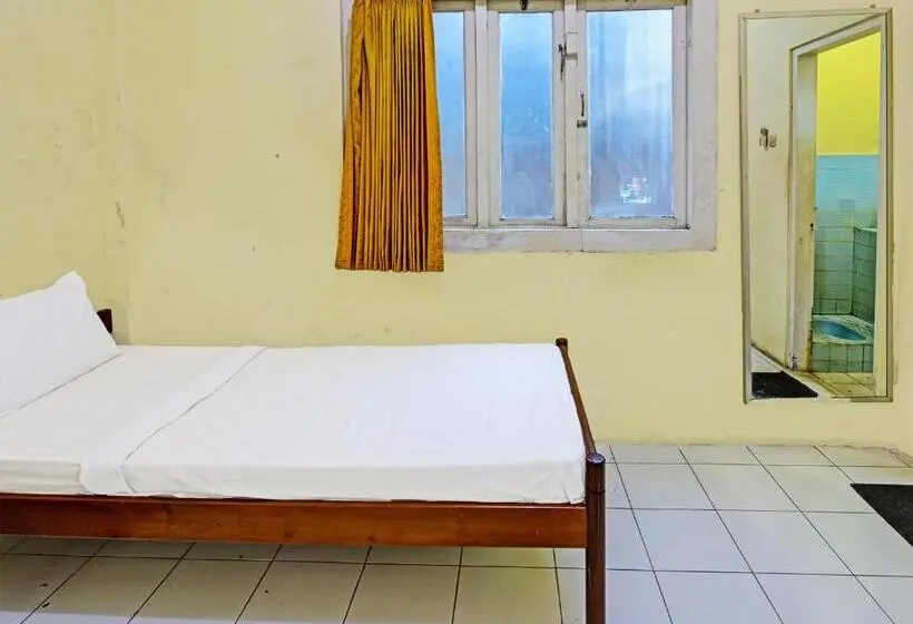 Single Basic Room, Spot On 91372 Wisma Bulin