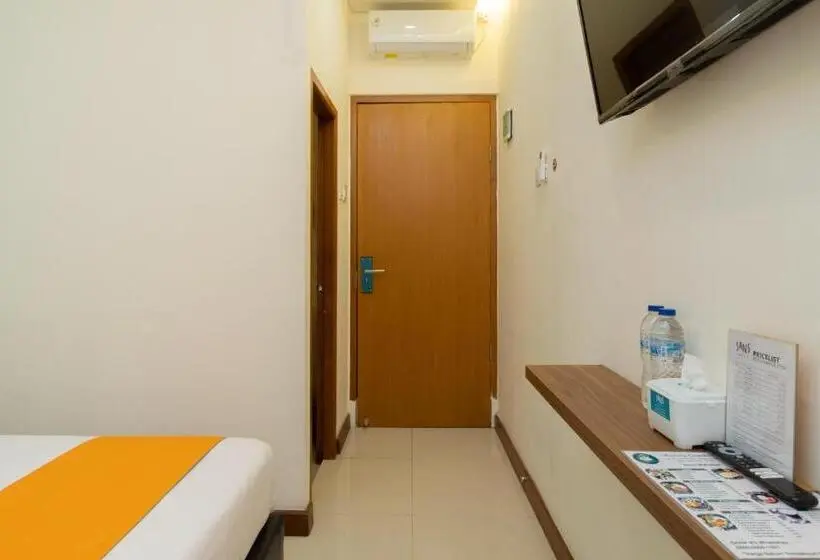 デラックスルーム, Sans Hotel Suryakencana Bogor