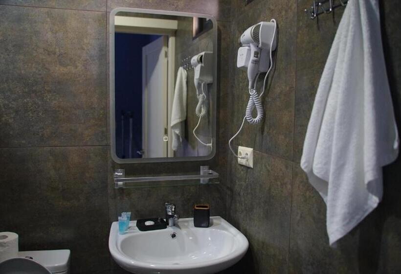 اتاق استاندارد چهار تخته, Aquamarinn