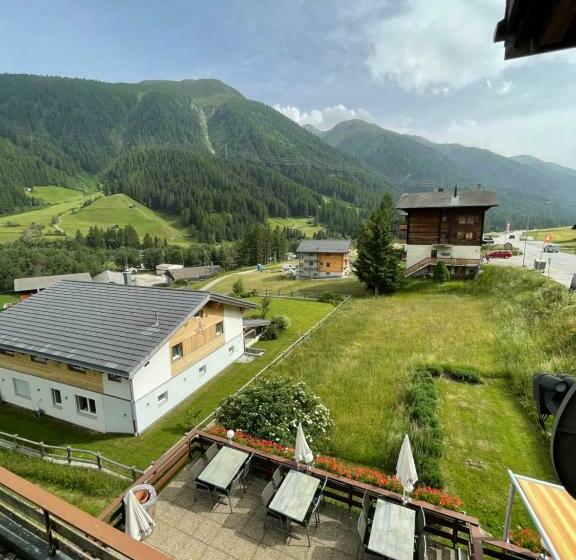 Номер Стандарт с Балконом, Restaurant Gommerhof