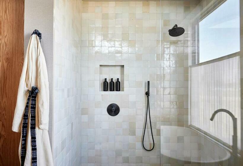 غرفة قياسية سرير كينج, Wildflower Farms, Auberge Resorts Collection