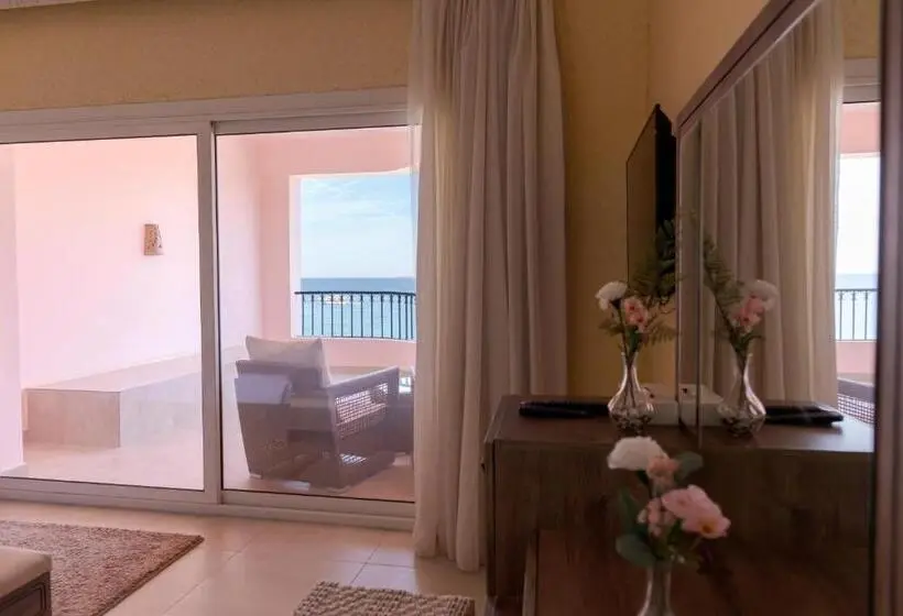 سوییت جونیور با چشم‌انداز دریا, La Siesta Hotel Al Sokhna