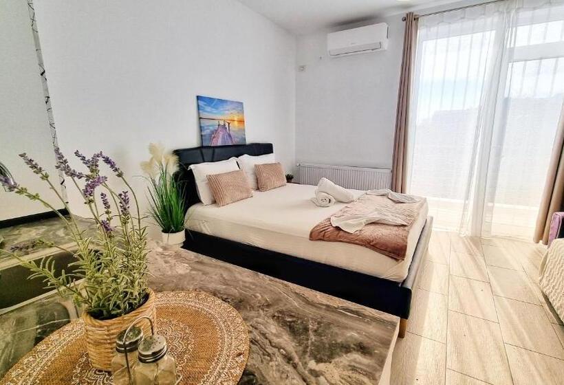 标准工作室, Kyd House