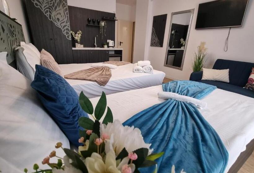 标准工作室, Kyd House