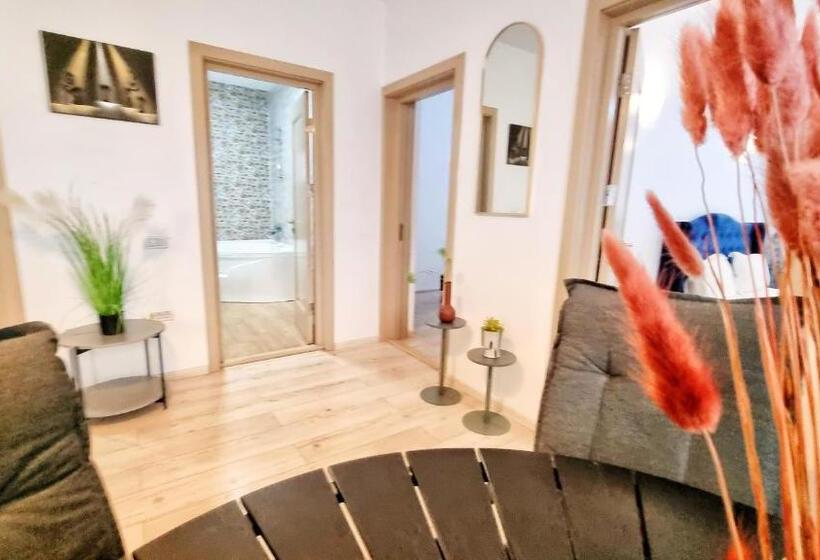 带1个卧室的豪华公寓, Kyd House