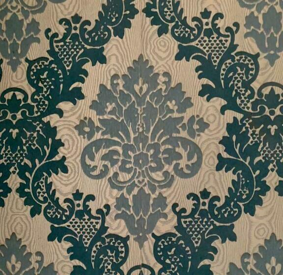 디럭스 룸, The Bodie