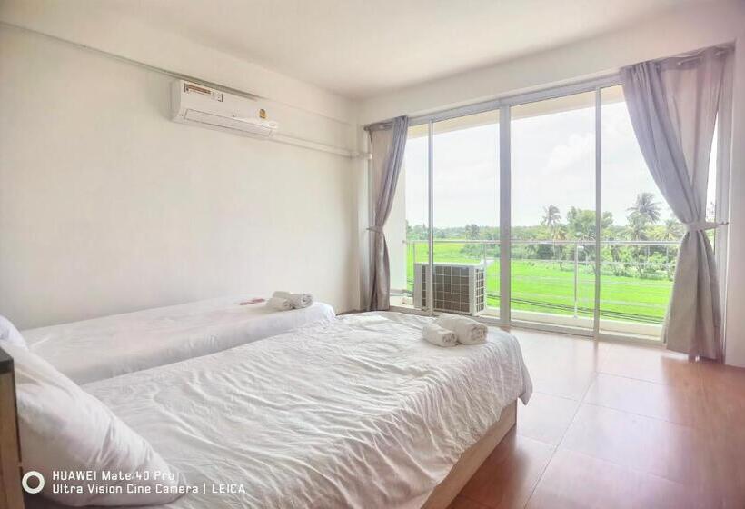 标准间, 115 Townhouse