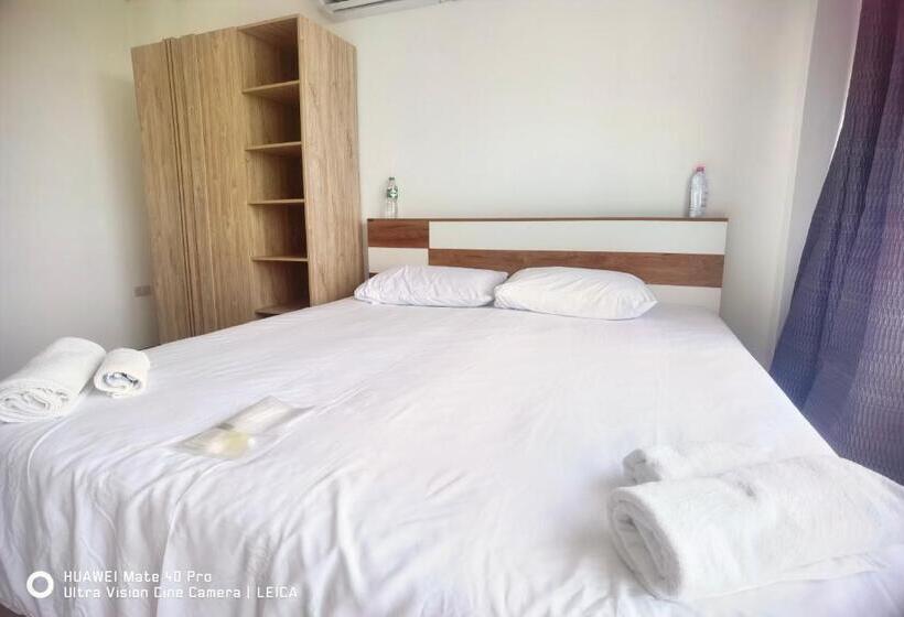 דירת חדר, 115 Townhouse