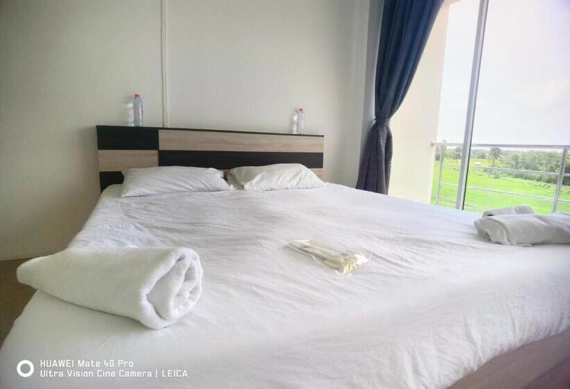 דירת חדר, 115 Townhouse