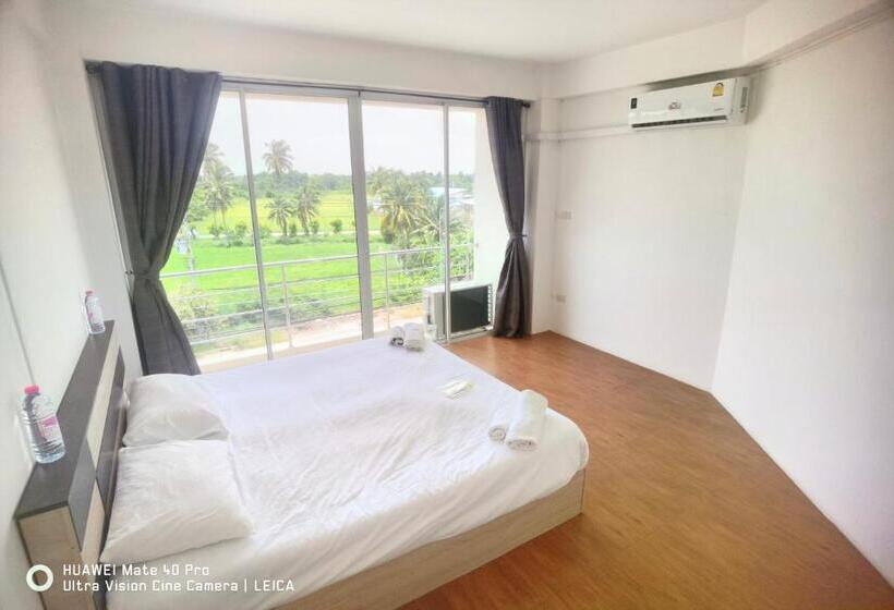 דירת חדר, 115 Townhouse