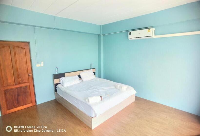 חדר אקונומי, 115 Townhouse