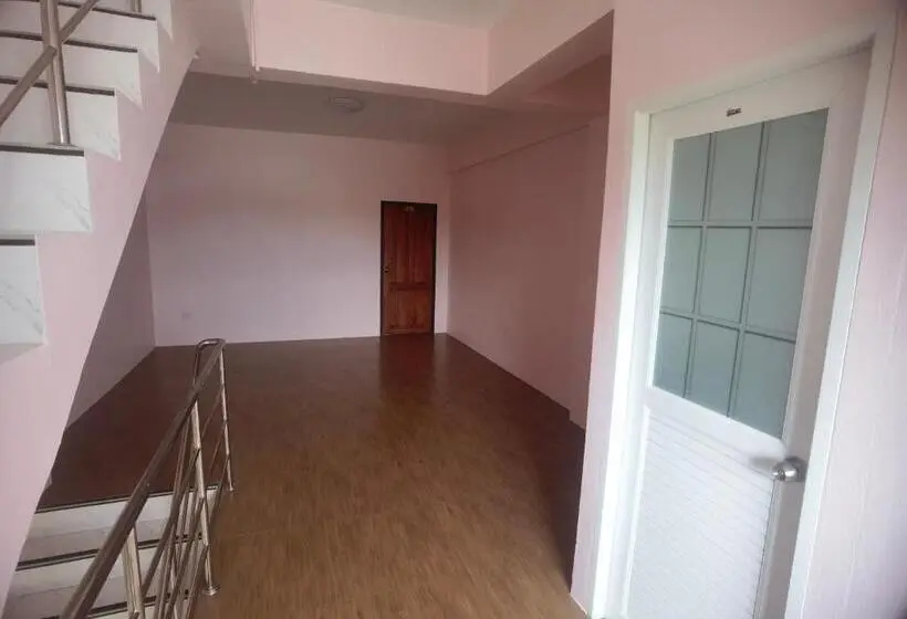 ２ベッドルームハウス, 115 Townhouse