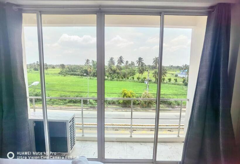 דירת חדר, 115 Townhouse