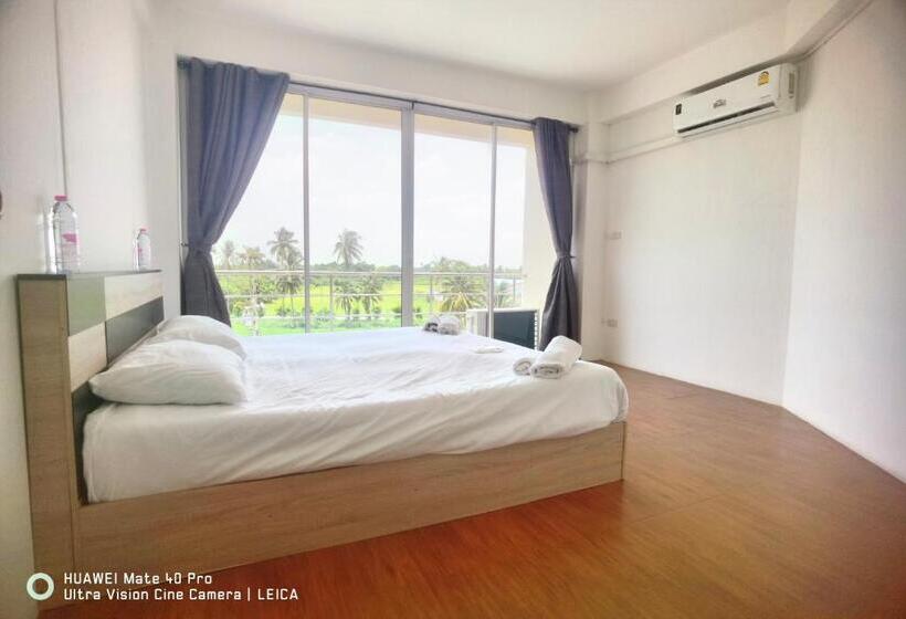 דירת חדר, 115 Townhouse