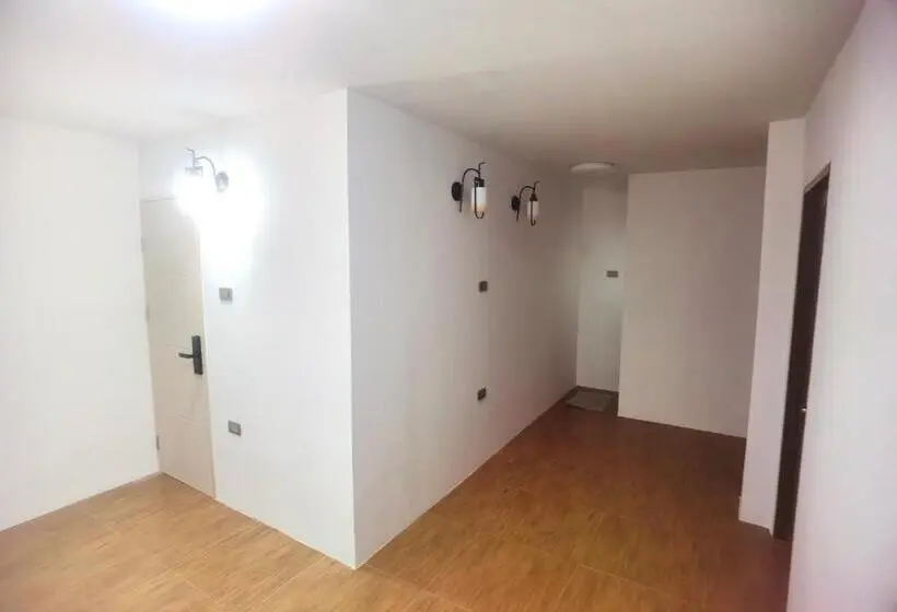 スタンダードルーム, 115 Townhouse