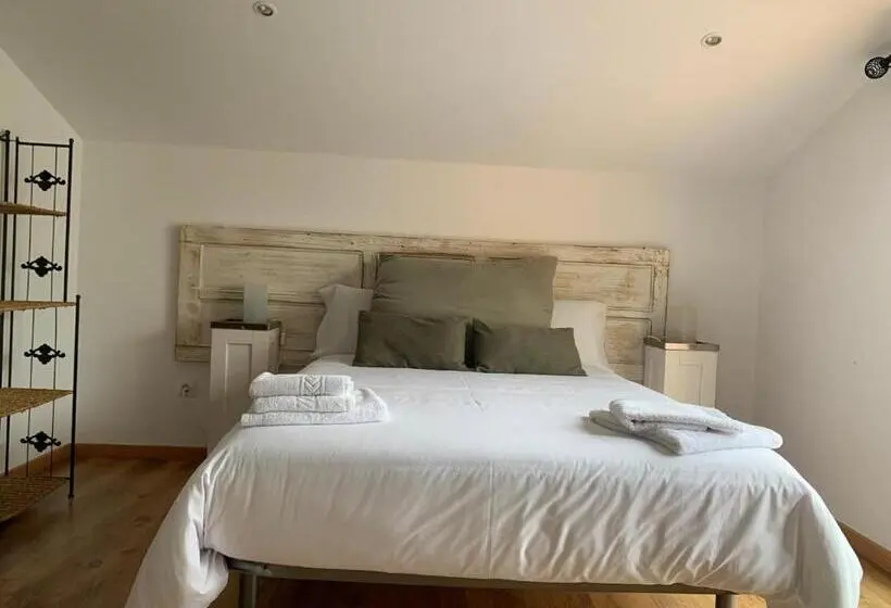 StandaardKamer, A Cochera Hostel