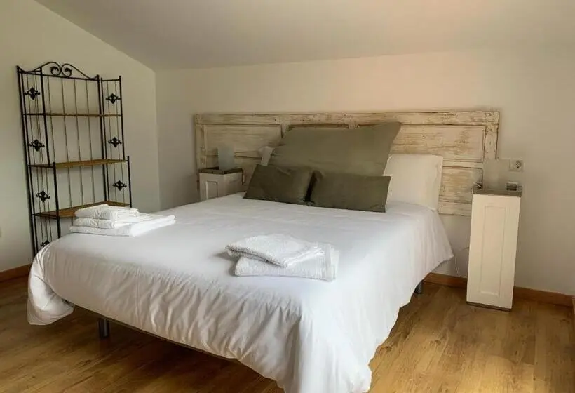 StandaardKamer, A Cochera Hostel