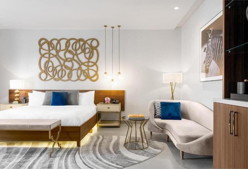 اتاق لوکس, The Art