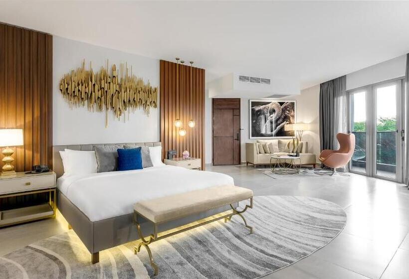 سوئیت با تخت بزرگ, The Art