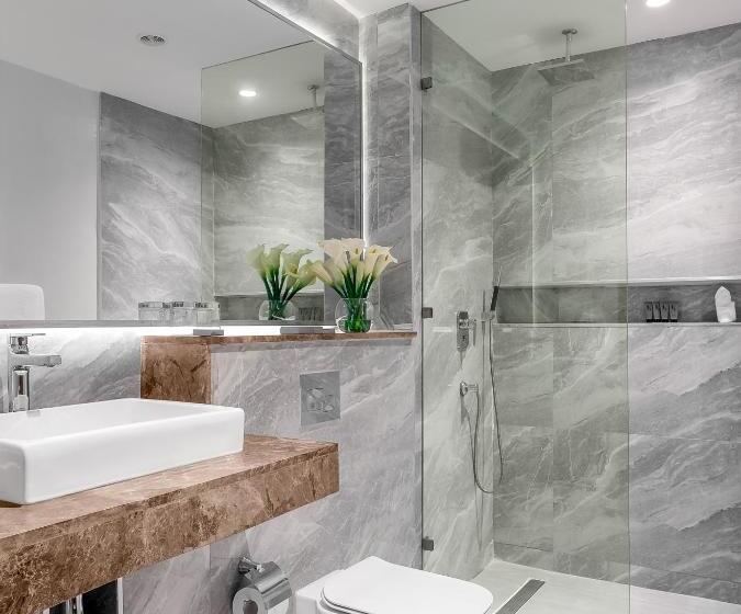 سوییت سوپریور, The Art