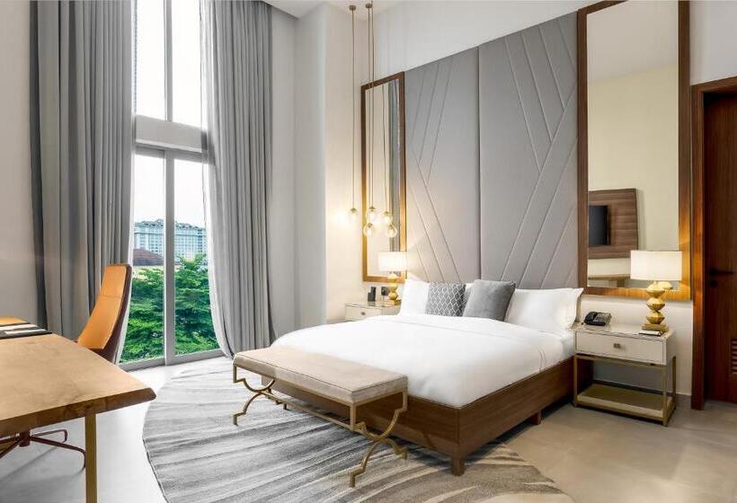 سوییت خانوادگی, The Art