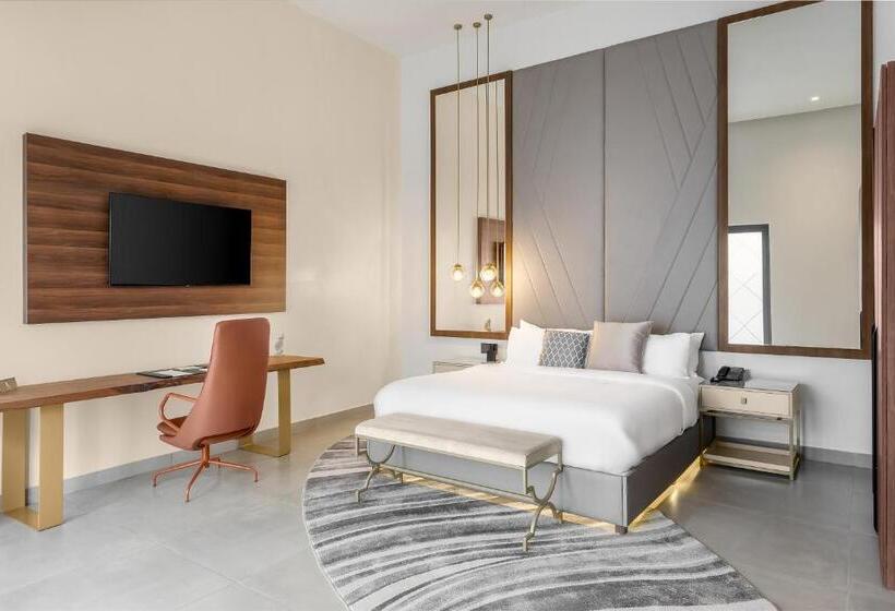 سوییت خانوادگی, The Art