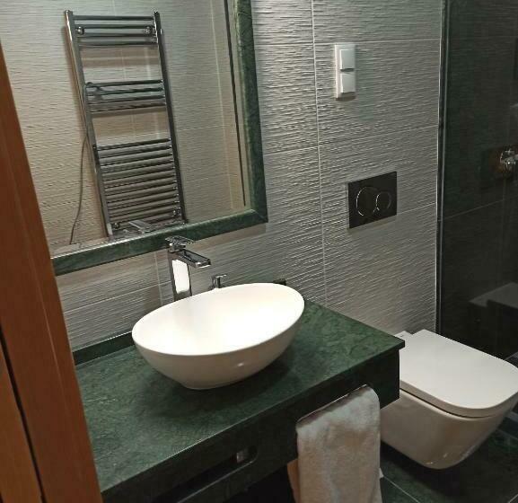 غرفة قياسية, Fontanário House