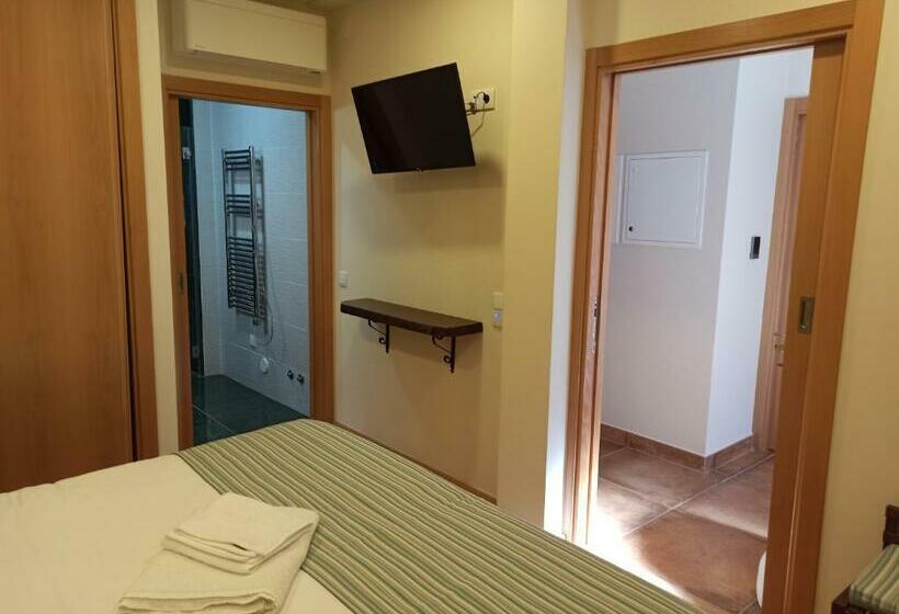 غرفة قياسية, Fontanário House