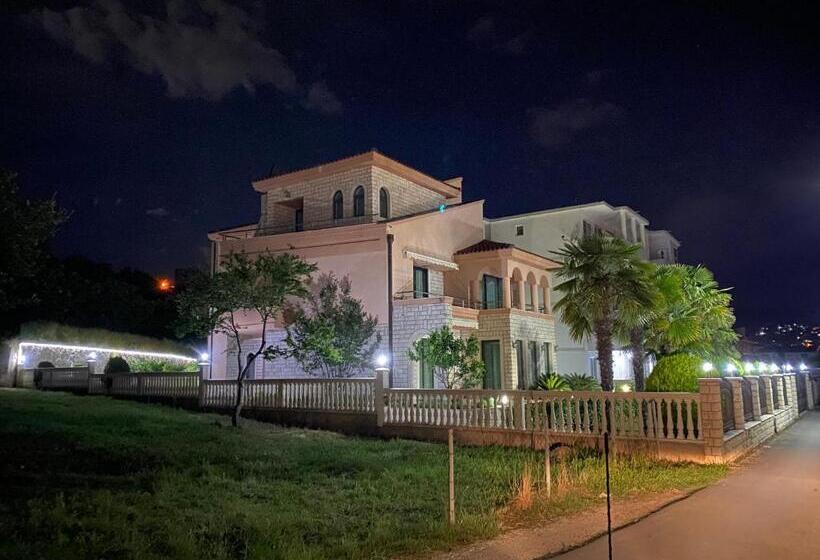 آپارتمان لوکس 1 خوابه, Luxury Villa Ulcinj