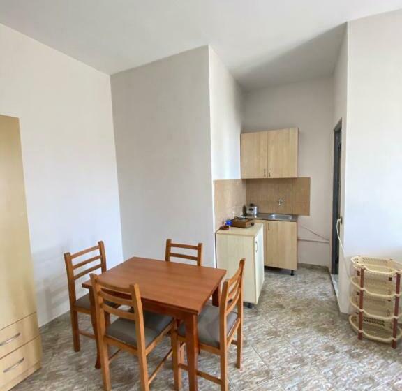 Quarto Estandar com Sacada, Grey Villa
