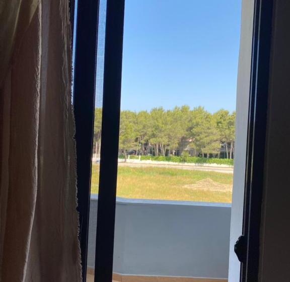 Habitació Triple Estàndard amb Balcó, Grey Villa