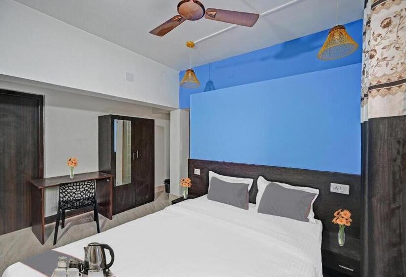 Quarto Triplo Deluxe, Capital O 90121 Madison Blue